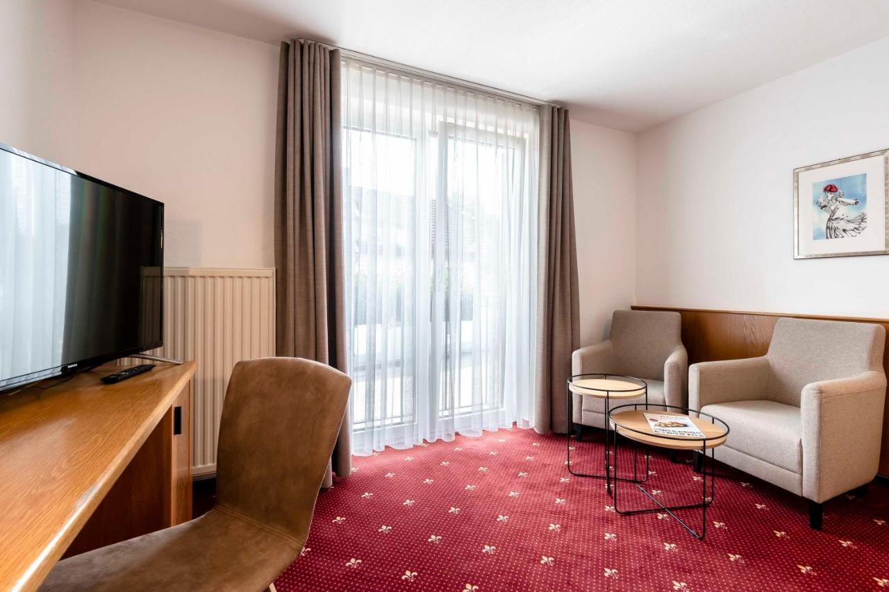 Hotel & Gasthaus Loewen Waldkirch Eksteriør billede