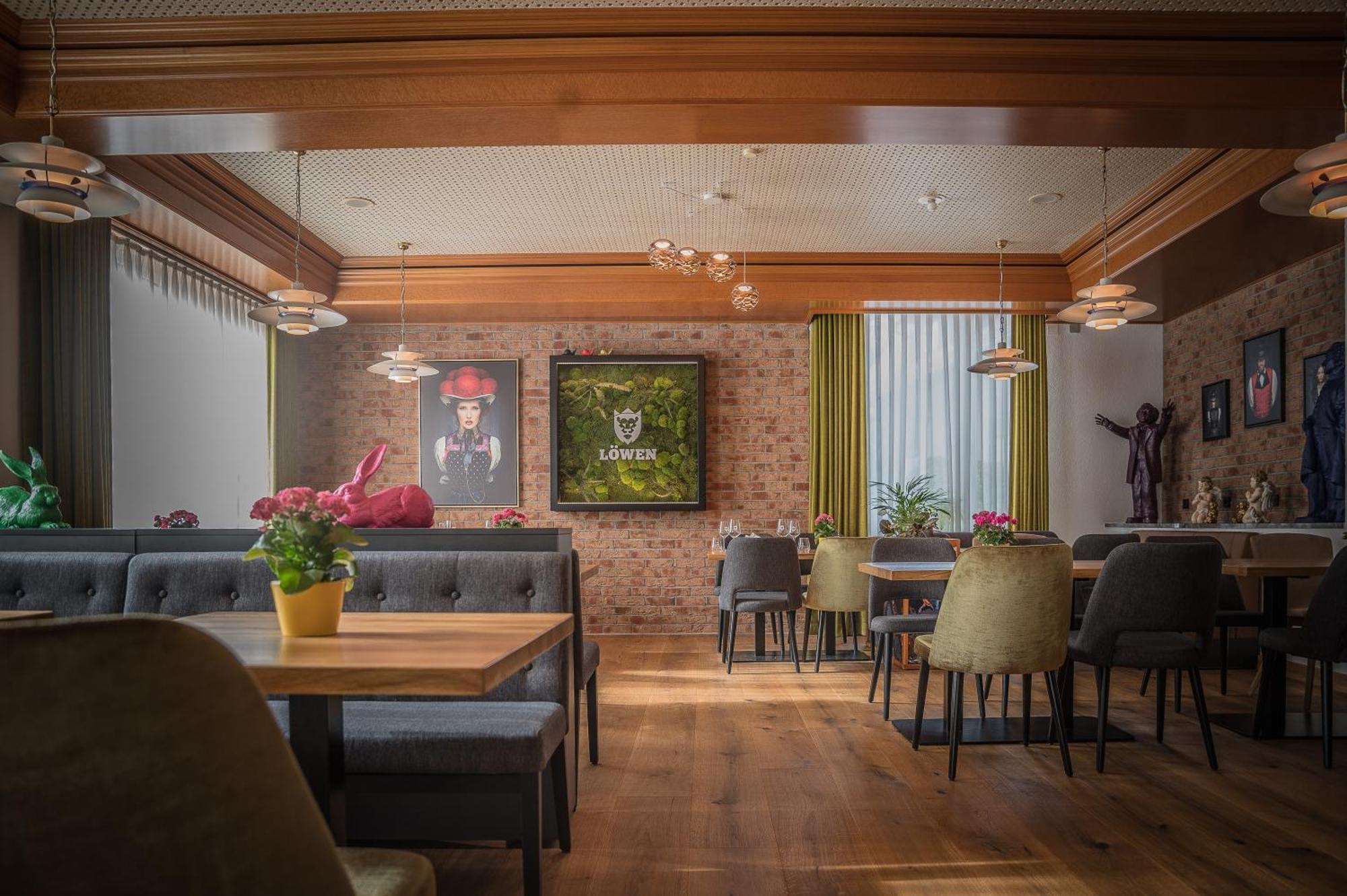 Hotel & Gasthaus Loewen Waldkirch Eksteriør billede