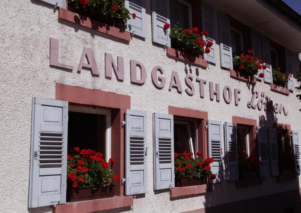 Hotel & Gasthaus Loewen Waldkirch Eksteriør billede
